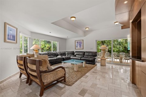 Купить виллу или дом в Майами, Флорида 5 спален, 454.01м2, № 2067744 - фото 17