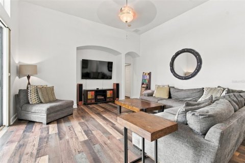 House in Land O' Lakes, Florida 4 bedrooms, 295.52 sq.m. № 2391613 - photo 24