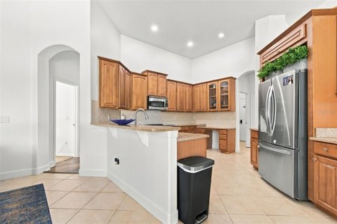 House in Land O' Lakes, Florida 4 bedrooms, 295.52 sq.m. № 2391613 - photo 18