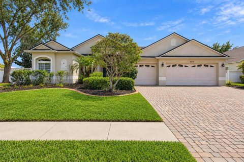 House in Land O' Lakes, Florida 4 bedrooms, 295.52 sq.m. № 2391613 - photo 3