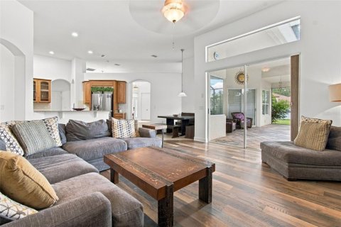 House in Land O' Lakes, Florida 4 bedrooms, 295.52 sq.m. № 2391613 - photo 25