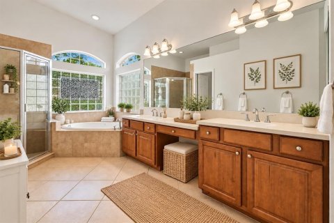 House in Land O' Lakes, Florida 4 bedrooms, 295.52 sq.m. № 2391613 - photo 30