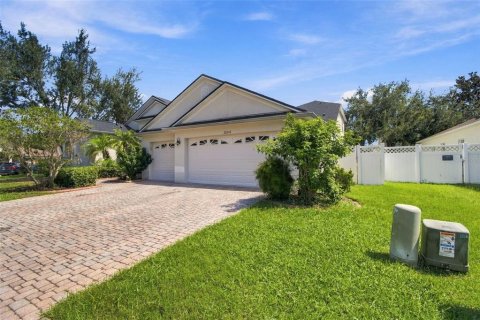House in Land O' Lakes, Florida 4 bedrooms, 295.52 sq.m. № 2391613 - photo 5
