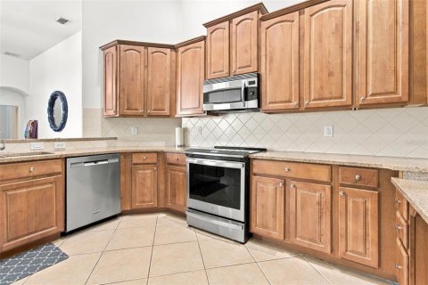 House in Land O' Lakes, Florida 4 bedrooms, 295.52 sq.m. № 2391613 - photo 21