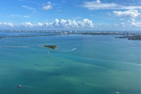 Copropriété à louer à Miami, Floride: 1 chambre, 76.64 m2 № 1639182 - photo 1