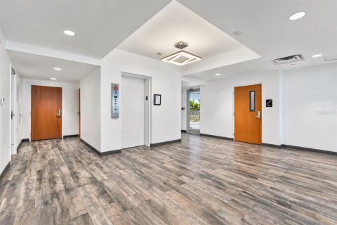 Propiedad comercial en venta en Ormond Beach, Florida, 2730.86 m2 № 2405552 - foto 13