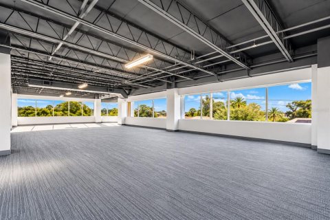 Propiedad comercial en venta en Ormond Beach, Florida, 2730.86 m2 № 2405552 - foto 11