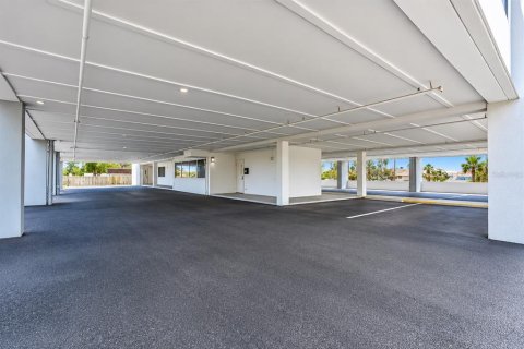 Propiedad comercial en venta en Ormond Beach, Florida, 2730.86 m2 № 2405552 - foto 6