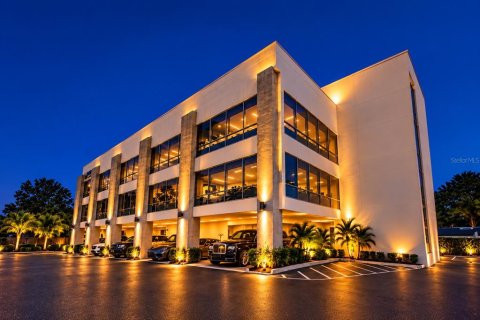 Propiedad comercial en Ormond Beach, Florida 2730.86 m2 № 2405552