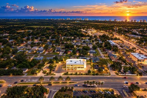 Propiedad comercial en venta en Ormond Beach, Florida, 2730.86 m2 № 2405552 - foto 26
