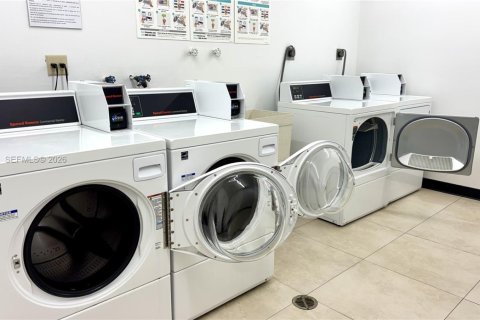 Condominio en venta en Sunny Isles Beach, Florida, 2 dormitorios, 138.24 m2 № 2030969 - foto 14