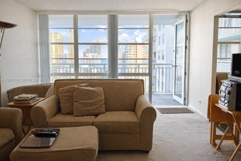 Condominio en venta en Sunny Isles Beach, Florida, 2 dormitorios, 138.24 m2 № 2030969 - foto 5