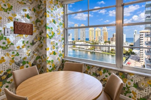 Condominio en venta en Sunny Isles Beach, Florida, 2 dormitorios, 138.24 m2 № 2030969 - foto 6