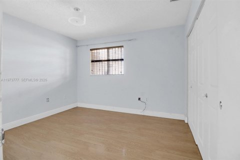 Condo in Miami, Florida, 2 bedrooms  № 2033668 - photo 10