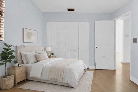 Condo in Miami, Florida, 2 bedrooms  № 2033668 - photo 9