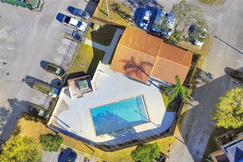 Condo in Miami, Florida, 2 bedrooms  № 2033668 - photo 19