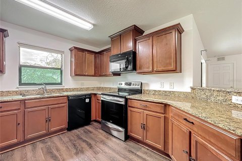 House in Haines City, Florida 3 bedrooms, 150.04 sq.m. № 1880968 - photo 12