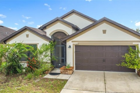 House in Haines City, Florida 3 bedrooms, 150.04 sq.m. № 1880968 - photo 2