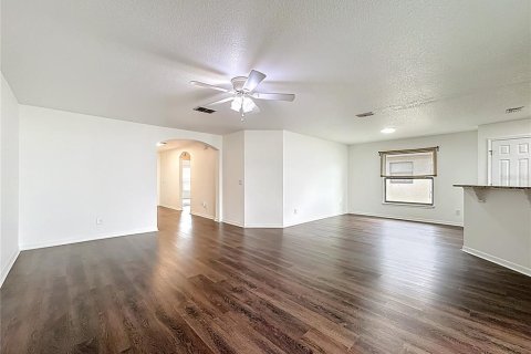 House in Haines City, Florida 3 bedrooms, 150.04 sq.m. № 1880968 - photo 7