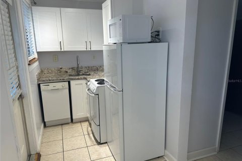 Immobilier commercial à vendre à Saint Petersburg, Floride: 5 chambres, 143.07 m2 № 1670723 - photo 17