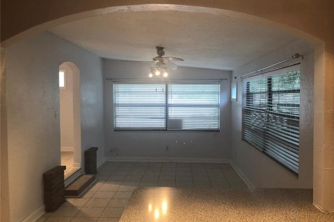 Immobilier commercial à vendre à Saint Petersburg, Floride: 5 chambres, 143.07 m2 № 1670723 - photo 9