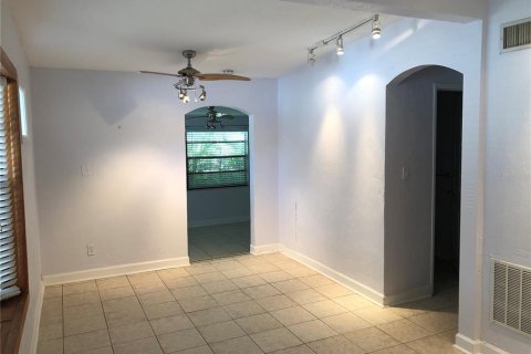 Immobilier commercial à vendre à Saint Petersburg, Floride: 5 chambres, 143.07 m2 № 1670723 - photo 7