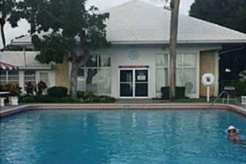 Condominio en venta en Pompano Beach, Florida, 2 dormitorios, 70.61 m2 № 1129186 - foto 1