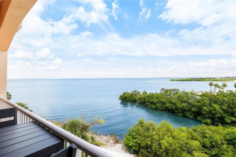 Condo in Tampa, Florida, 1 bedroom  № 1870095 - photo 2