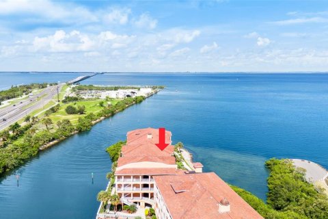 Condo in Tampa, Florida, 1 bedroom  № 1870095 - photo 4