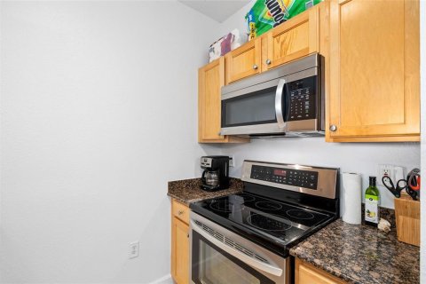 Condo in Tampa, Florida, 1 bedroom  № 1870095 - photo 10