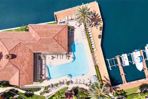 Condo in Tampa, Florida, 1 bedroom  № 1870095 - photo 18