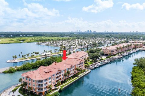Condo in Tampa, Florida, 1 bedroom  № 1870095 - photo 24
