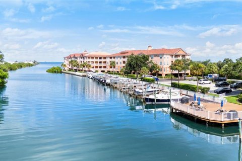 Condo in Tampa, Florida, 1 bedroom  № 1870095 - photo 19