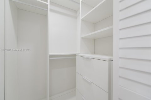 Condo in Hallandale Beach, Florida, 2 bedrooms № 1960436 - photo 26