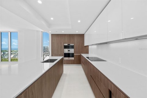 Copropriété à vendre à Tampa, Floride: 3 chambres, 247.68 m2 № 2210363 - photo 4