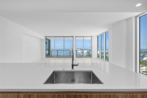 Copropriété à vendre à Tampa, Floride: 3 chambres, 247.68 m2 № 2210363 - photo 13