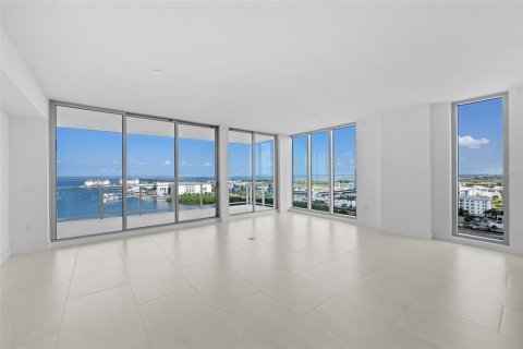 Copropriété à vendre à Tampa, Floride: 3 chambres, 247.68 m2 № 2210363 - photo 14