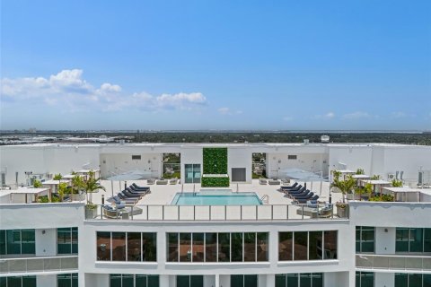 Copropriété à vendre à Tampa, Floride: 3 chambres, 247.68 m2 № 2210363 - photo 2