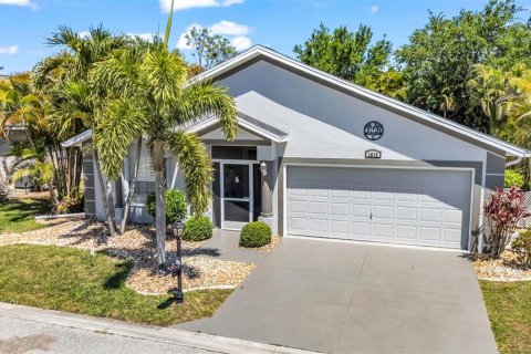 House in Port Charlotte, Florida 2 bedrooms, 128.39 sq.m. № 2117544