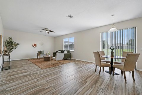 House in Orlando, Florida 4 bedrooms, 245.82 sq.m. № 1785425 - photo 11
