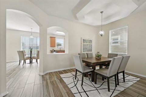 House in Orlando, Florida 4 bedrooms, 245.82 sq.m. № 1785425 - photo 8