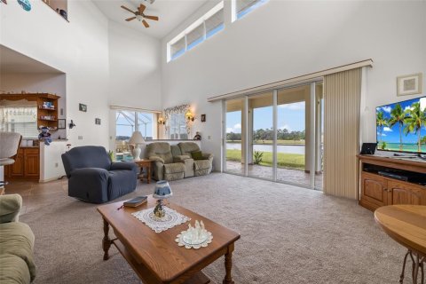 House in Fort Denaud, Florida 5 bedrooms, 336.03 sq.m. № 1823993 - photo 9