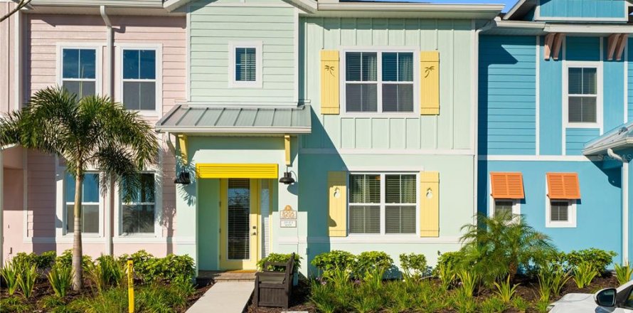Adosado en Kissimmee, Florida 3 dormitorios, 143.53 m2 № 2222548