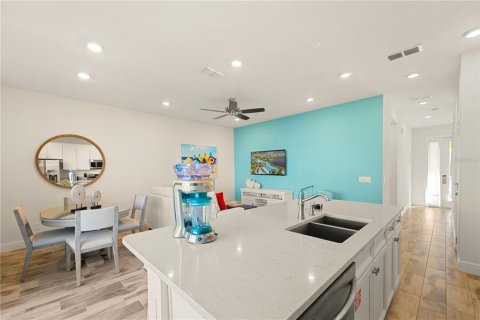 Adosado en venta en Kissimmee, Florida, 3 dormitorios, 143.53 m2 № 2222548 - foto 9