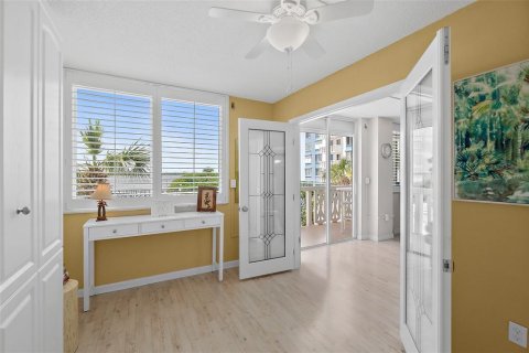 Condo in Daytona Beach, Florida, 2 bedrooms  № 1914642 - photo 22