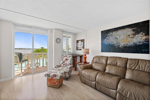 Condo in Daytona Beach, Florida, 2 bedrooms  № 1914642 - photo 3