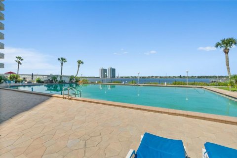 Condo in Daytona Beach, Florida, 2 bedrooms  № 1914642 - photo 30