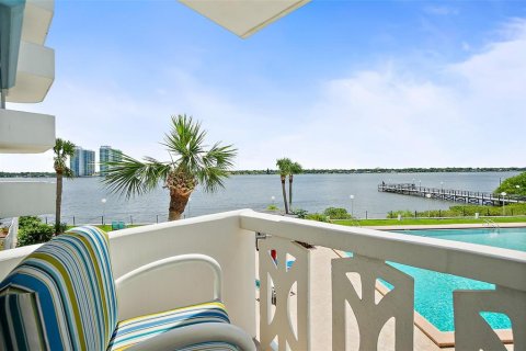 Condo in Daytona Beach, Florida, 2 bedrooms  № 1914642 - photo 5
