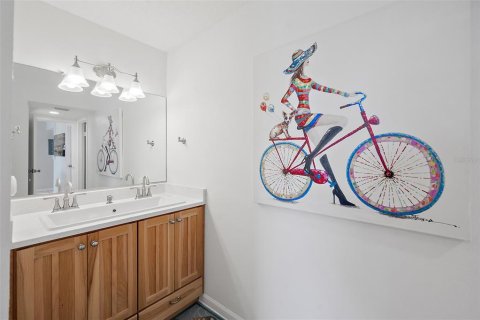 Condo in Daytona Beach, Florida, 2 bedrooms  № 1914642 - photo 17