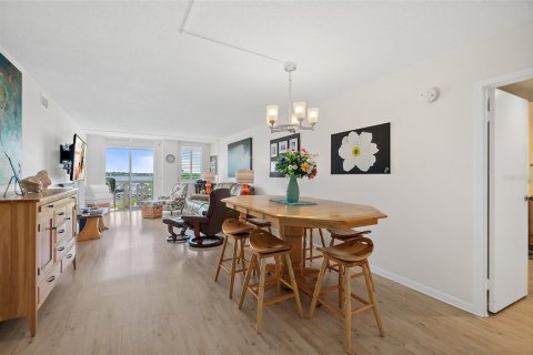 Condo in Daytona Beach, Florida, 2 bedrooms  № 1914642 - photo 9
